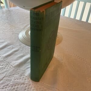 1934 The Bobbsey Twins Solve a Mystery by Laura Lee Hope Hardcover